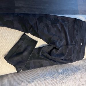 Lululemon 25” inseam Camo Deep Coal Multi yoga leggings